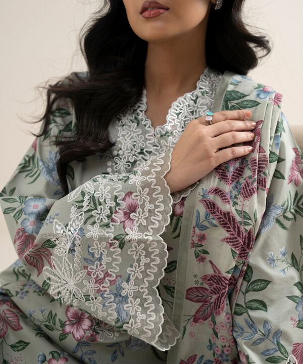 3 Piece - Embroidered Lawn Suit