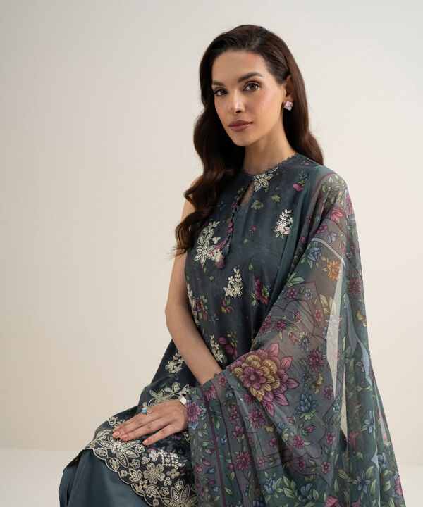 3 Piece - Embroidered Lawn Suit