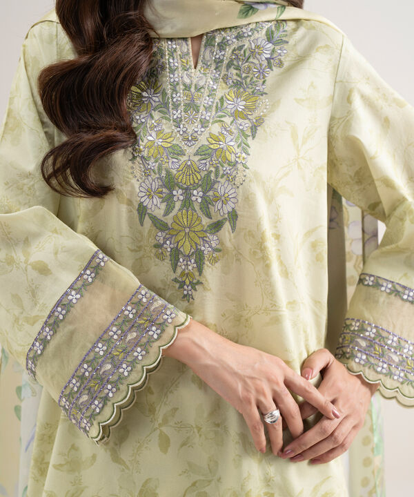 3 Piece - Embroidered Lawn Suit