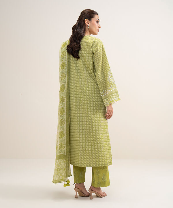 3 Piece - Embroidered Lawn Suit