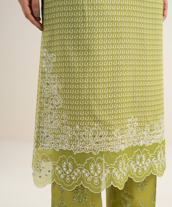 3 Piece - Embroidered Lawn Suit