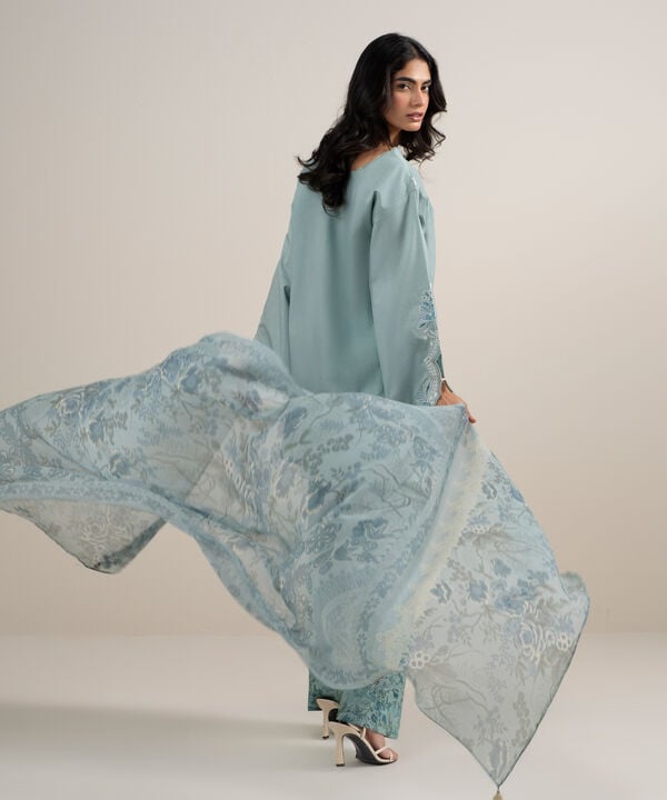 3 Piece - Embroidered Lawn Suit