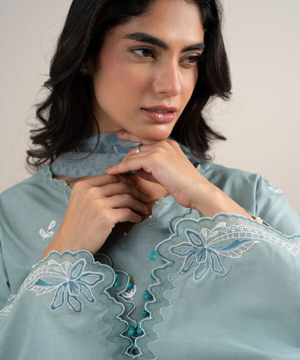 3 Piece - Embroidered Lawn Suit