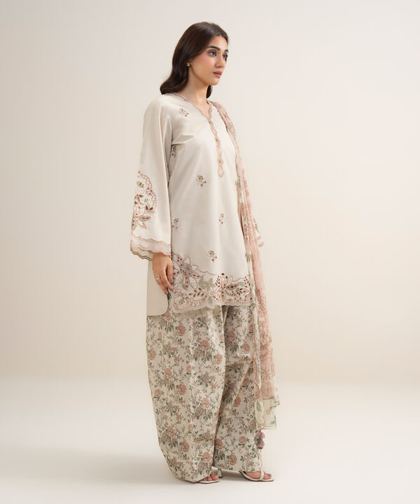 3 Piece - Embroidered Lawn Suit