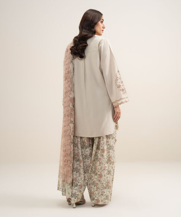 3 Piece - Embroidered Lawn Suit