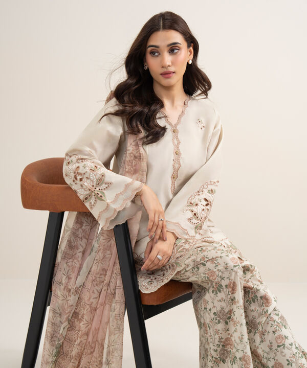 3 Piece - Embroidered Lawn Suit
