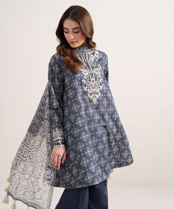 3 Piece - Embroidered Lawn Suit