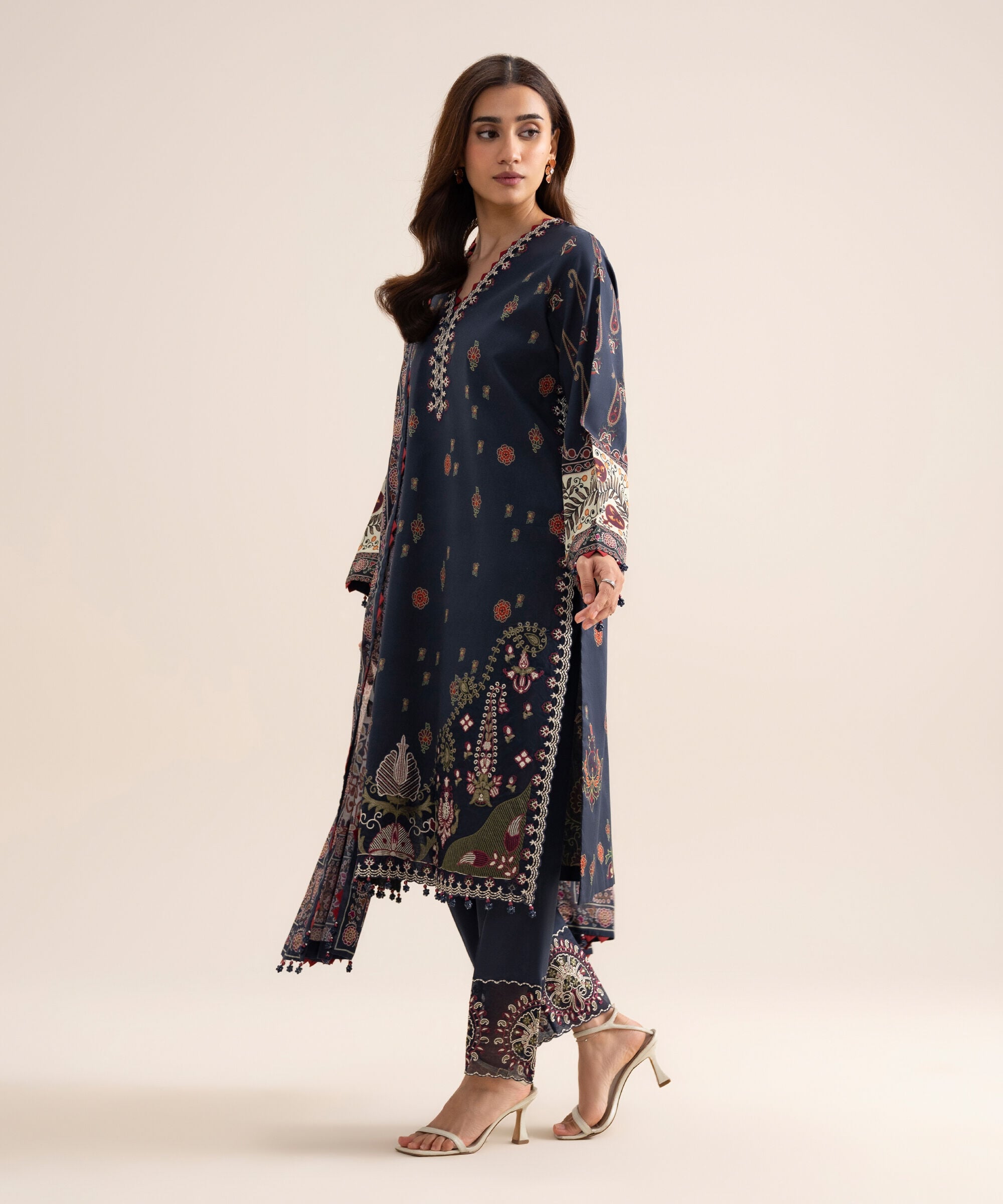 3 Piece - Embroidered Lawn Suit 3PESGS26V717