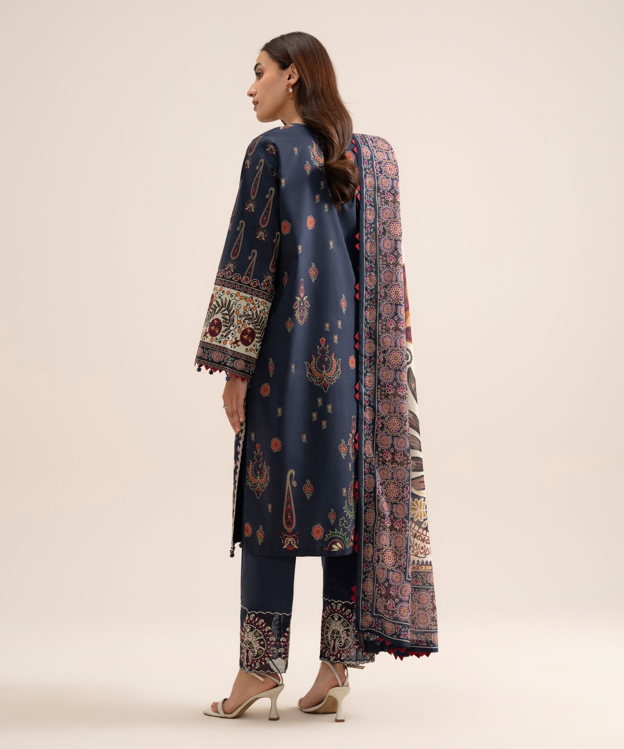 3 Piece - Embroidered Lawn Suit 3PESGS26V717