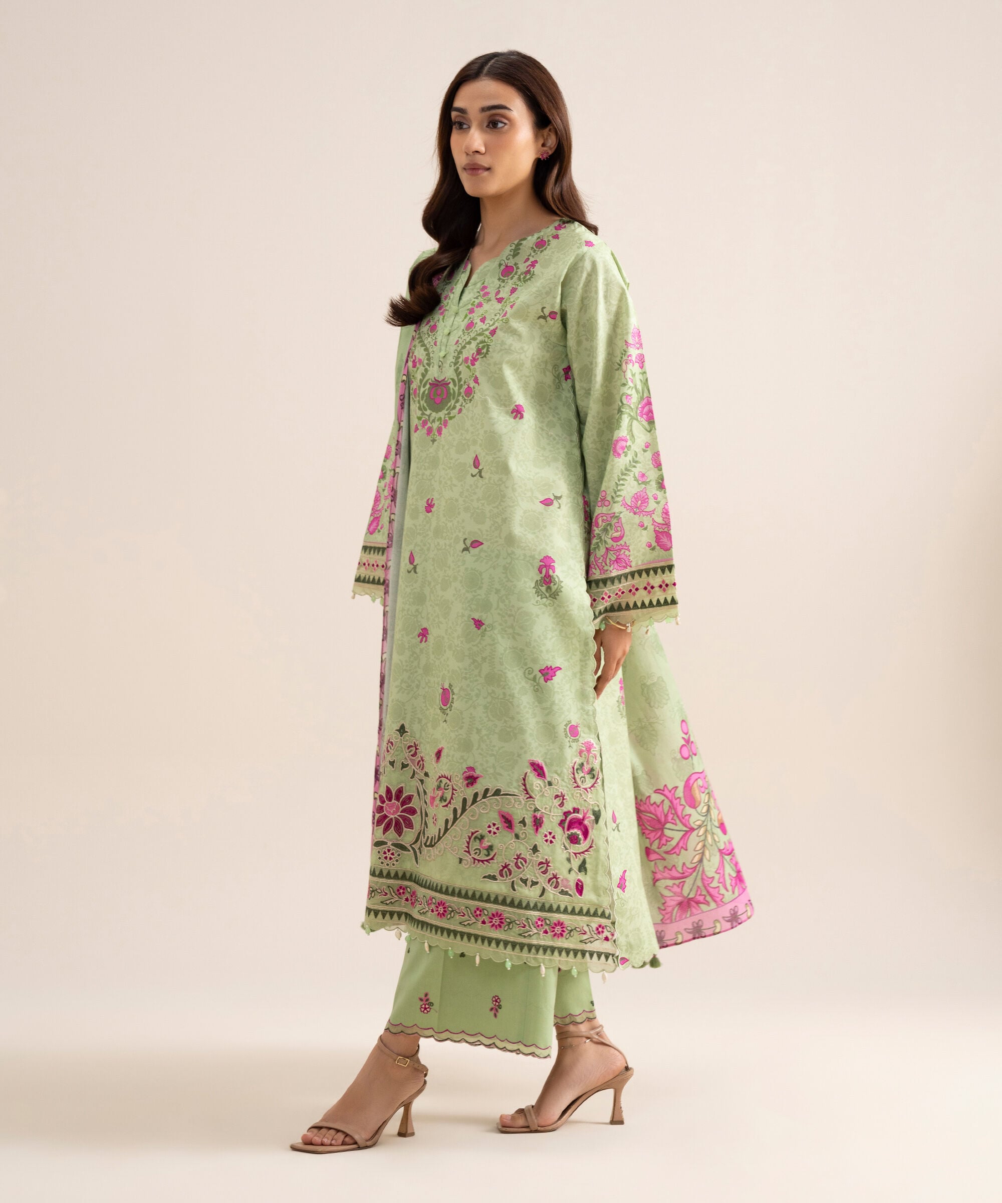 3 Piece - Embroidered Lawn Suit 3PESGS26V719