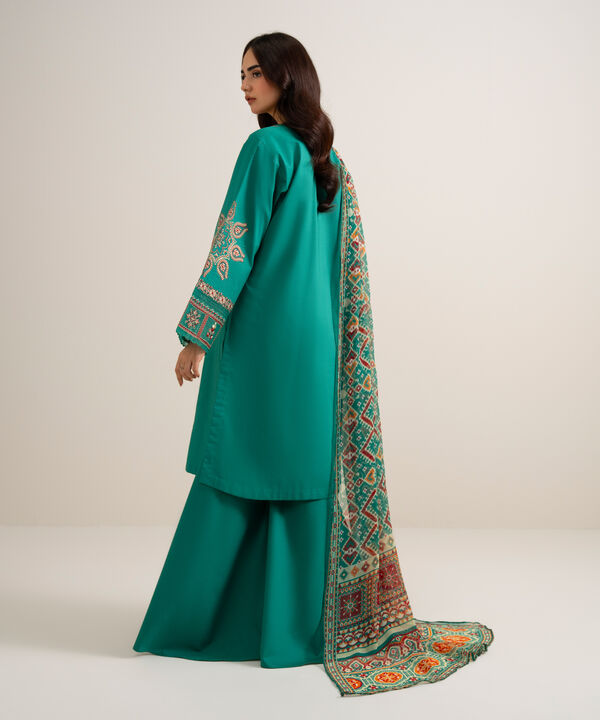 3 Piece - Embroidered Lawn Suit
