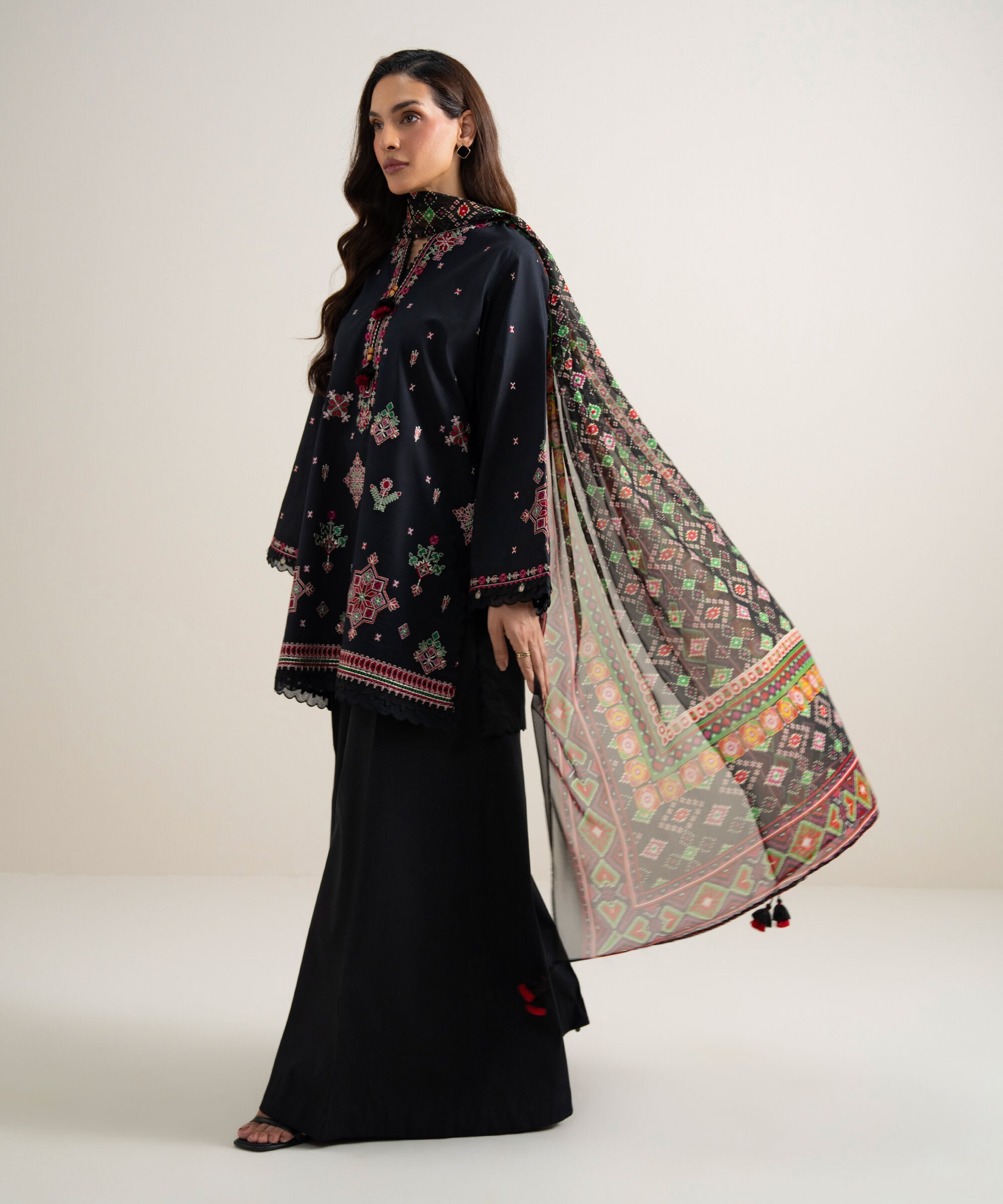3 Piece - Embroidered Lawn Suit 3PESGS26V743