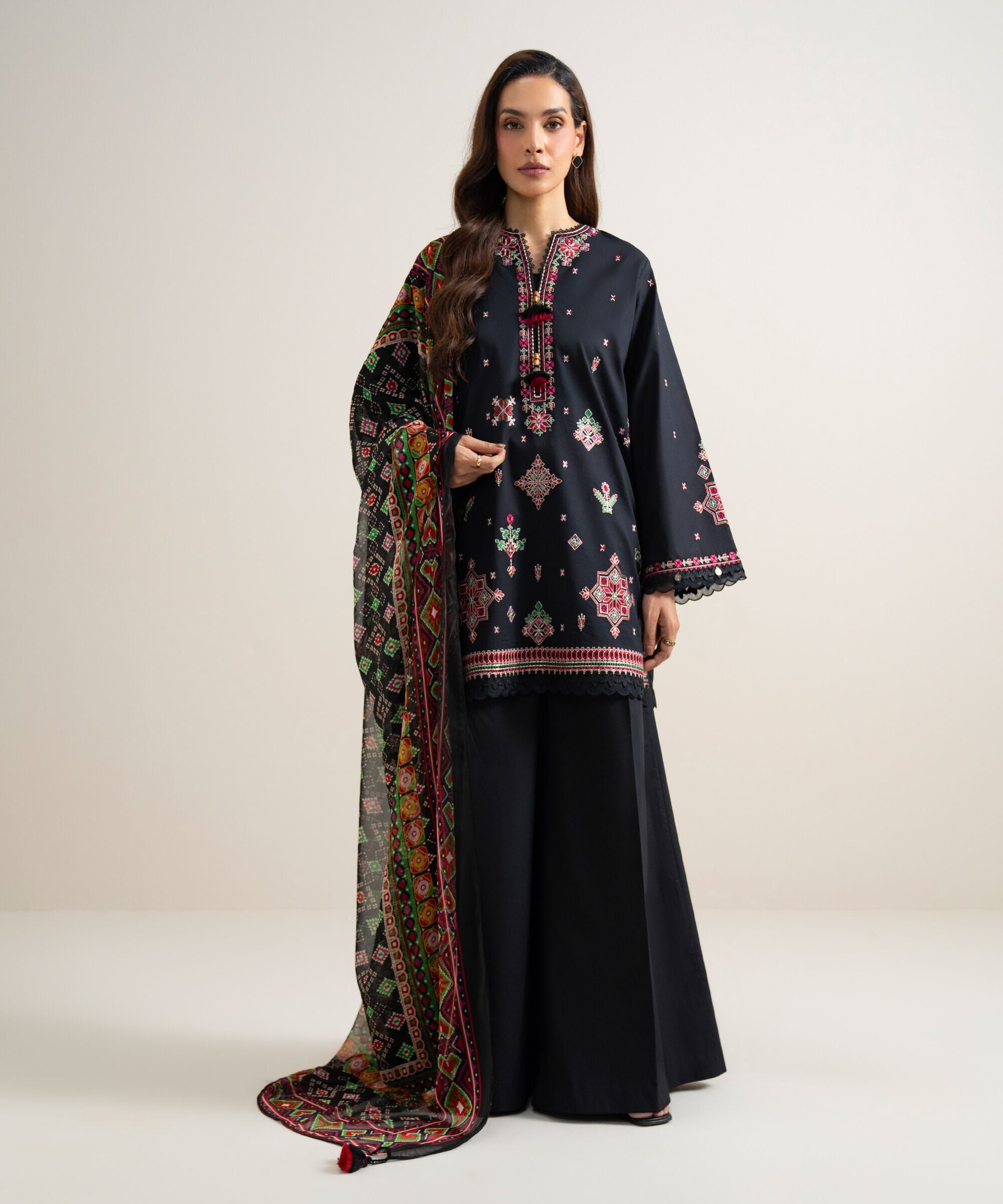 3 Piece - Embroidered Lawn Suit 3PESGS26V743