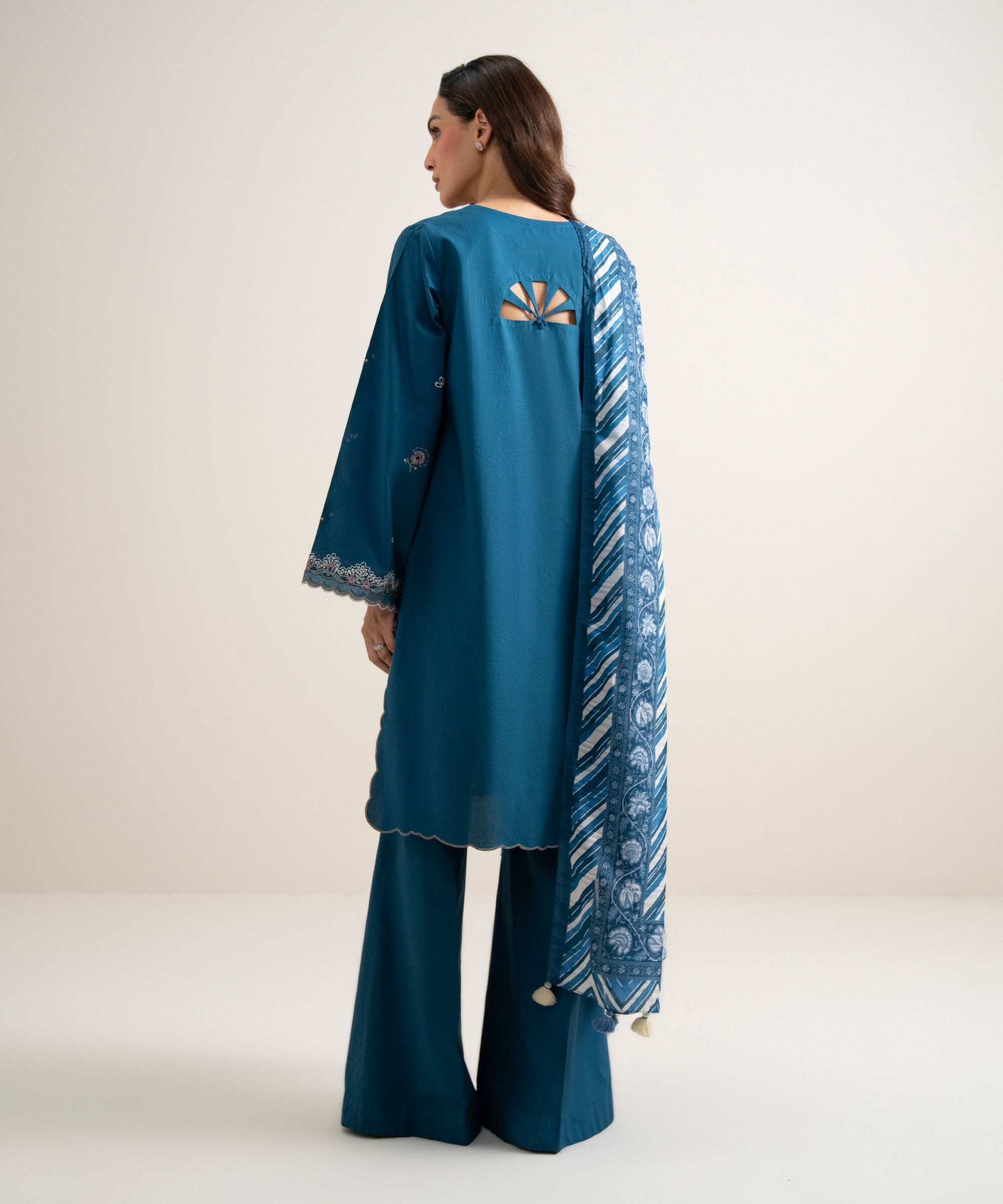 3 Piece - Embroidered Lawn Suit 3PESGS26V745