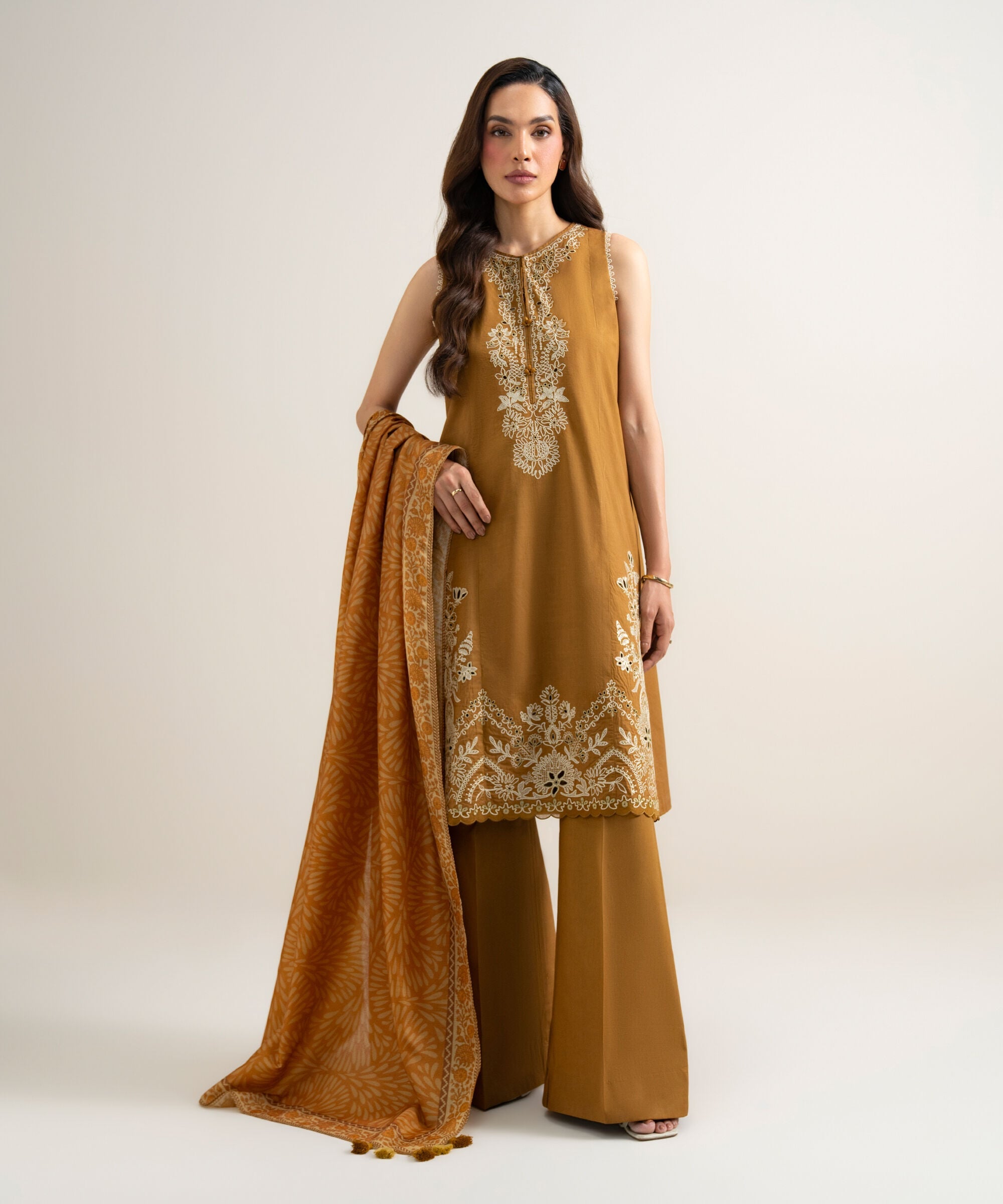 3 Piece - Embroidered Lawn Suit 3PESGS26V748