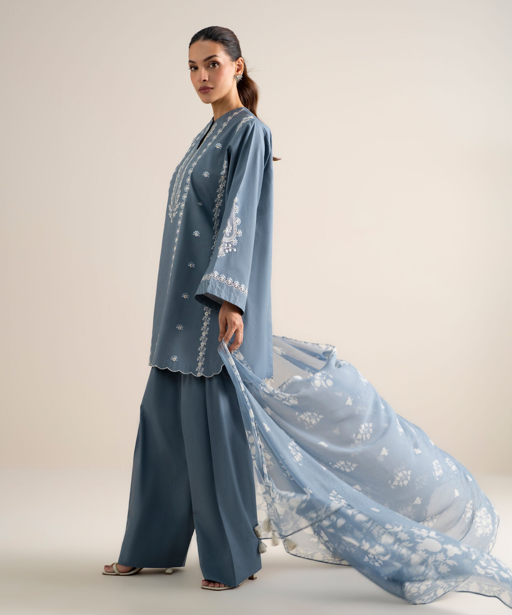 3 Piece - Embroidered Lawn Suit 3PESGS26V750