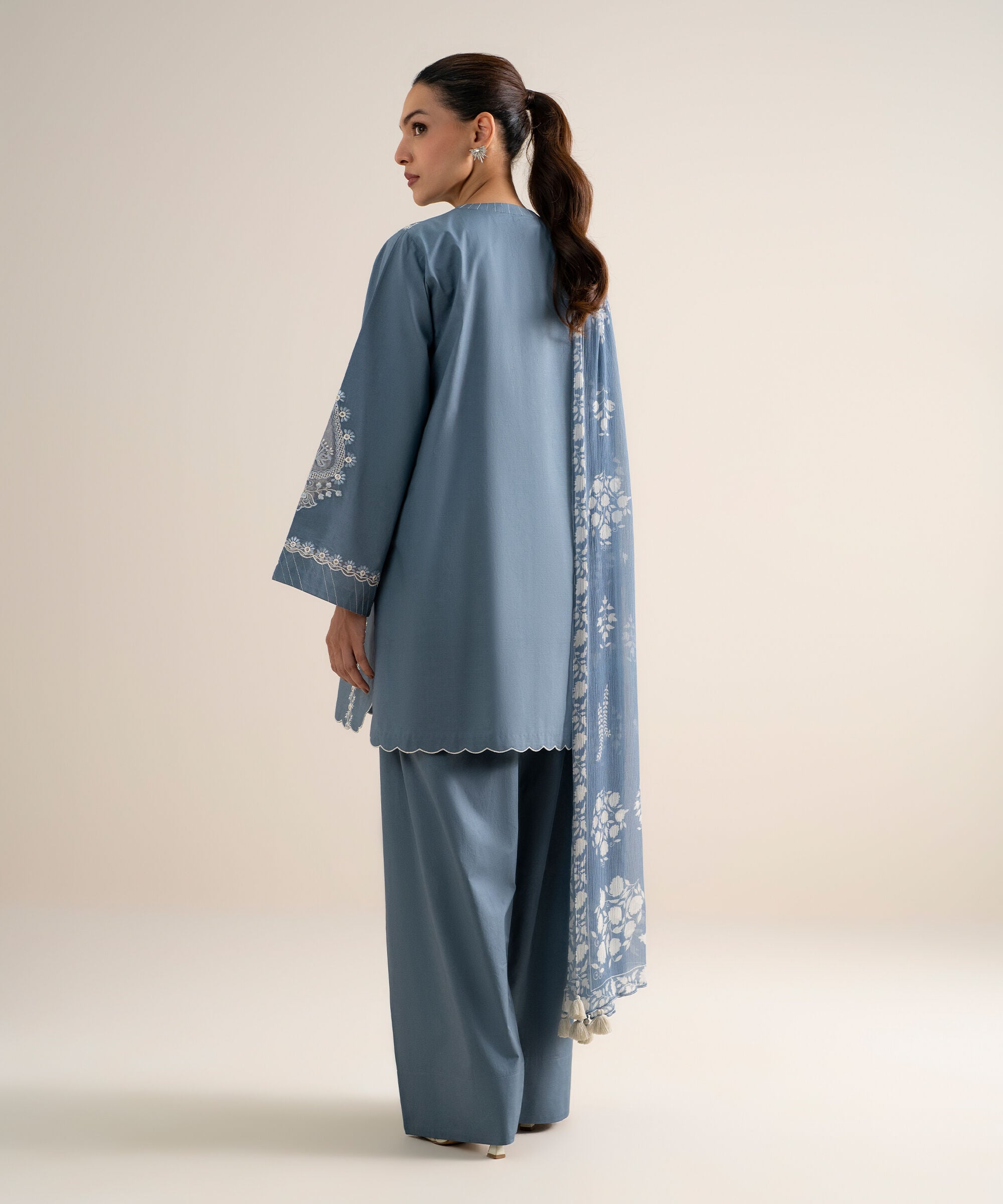 3 Piece - Embroidered Lawn Suit 3PESGS26V750