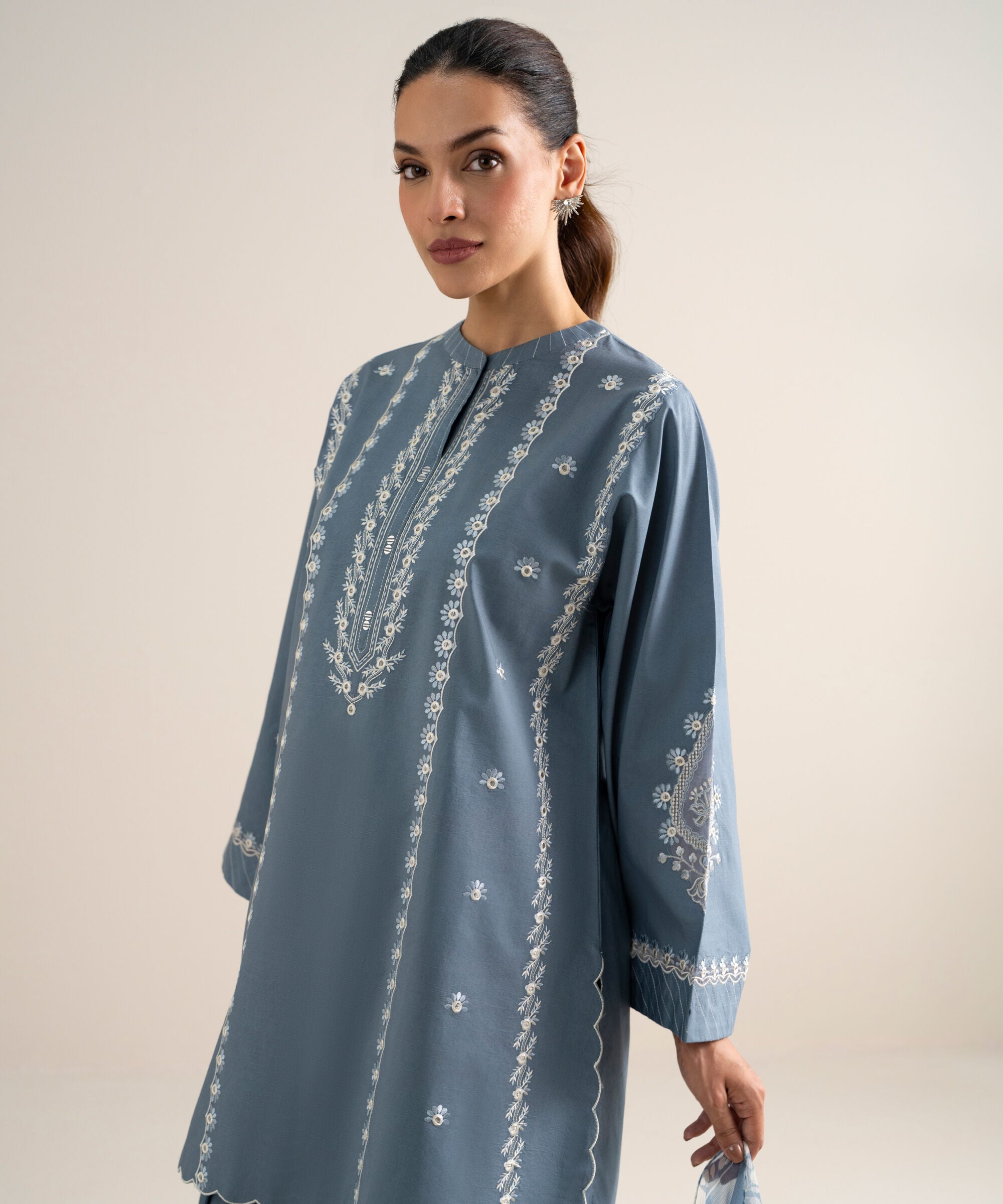3 Piece - Embroidered Lawn Suit 3PESGS26V750