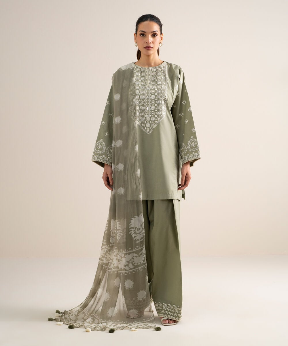 3 Piece - Embroidered Lawn Suit 3PESGS26V751