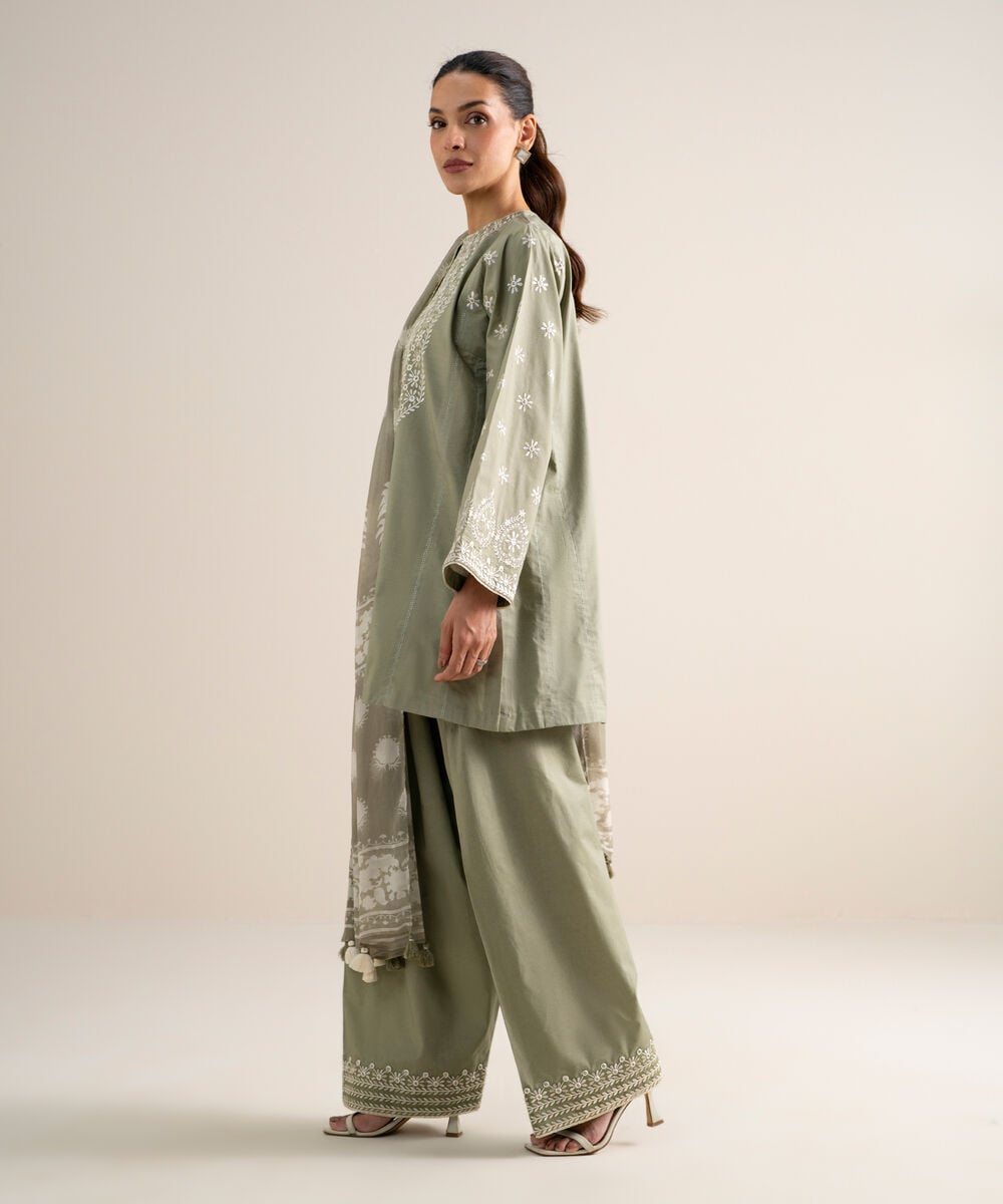 3 Piece - Embroidered Lawn Suit 3PESGS26V751