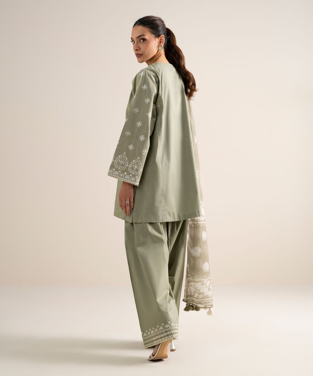 3 Piece - Embroidered Lawn Suit 3PESGS26V751