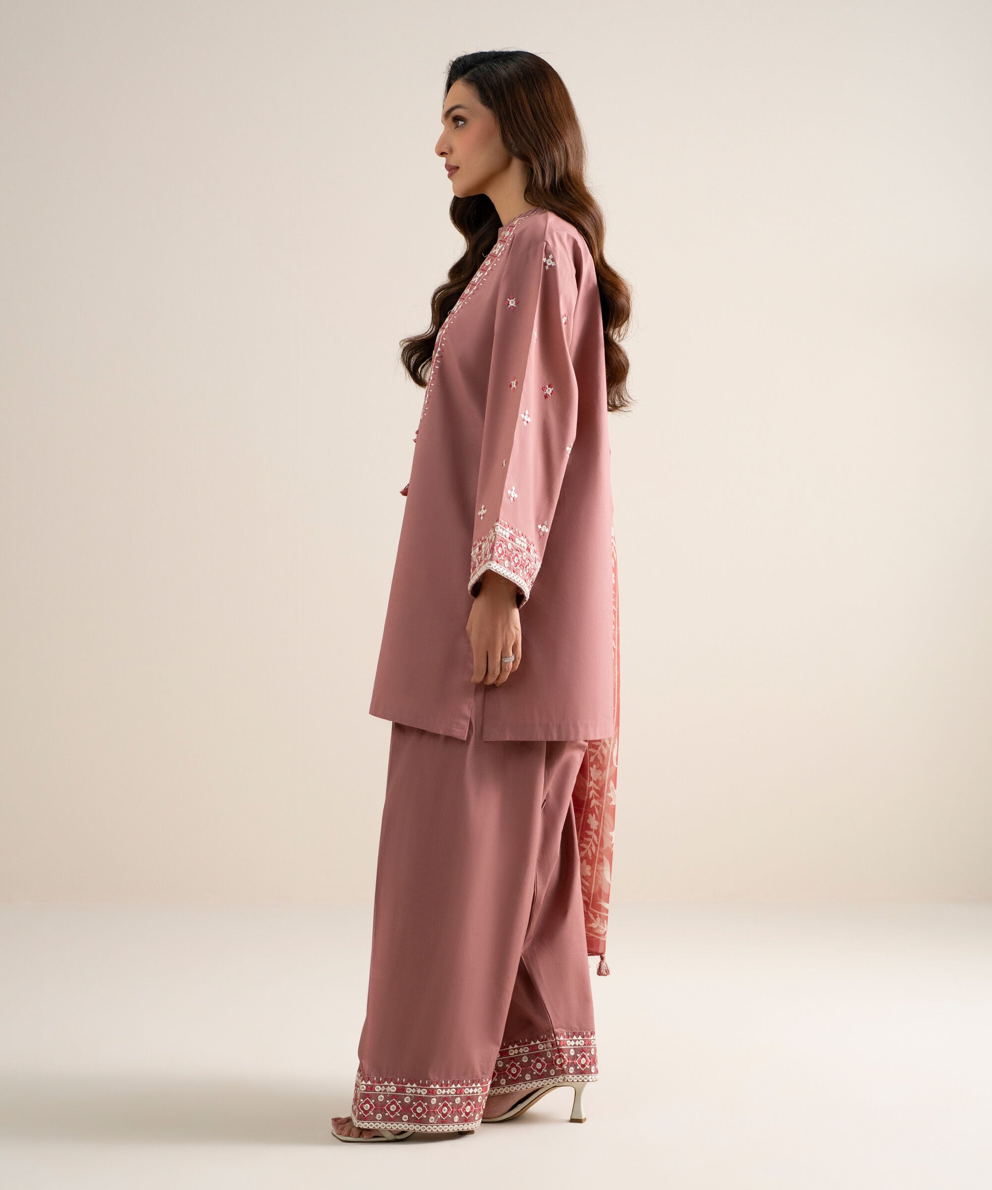 3 Piece - Embroidered Lawn Suit 3PESGS26V752
