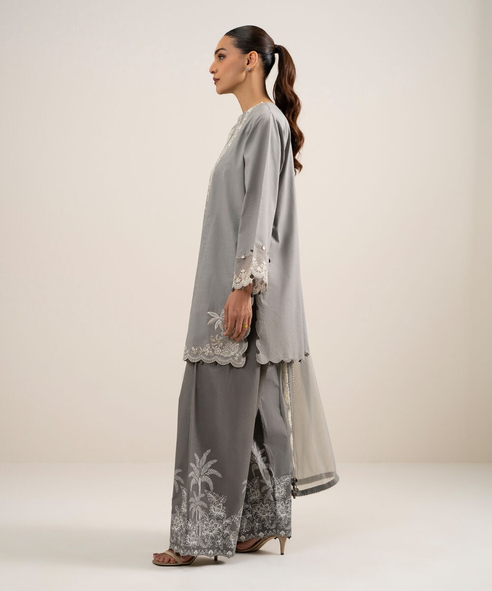 3 Piece - Embroidered Lawn Suit 3PESGS26V755