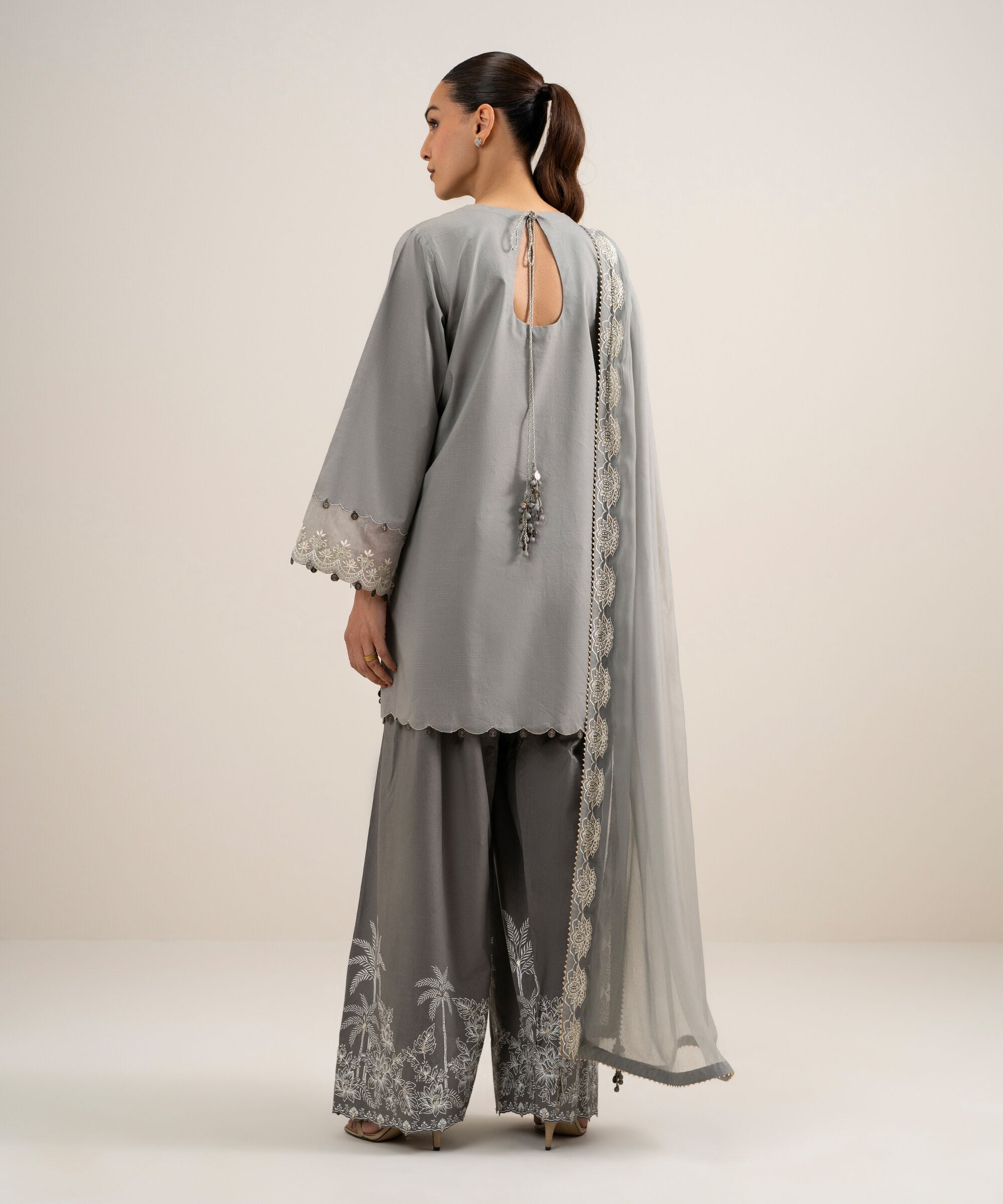 3 Piece - Embroidered Lawn Suit 3PESGS26V755