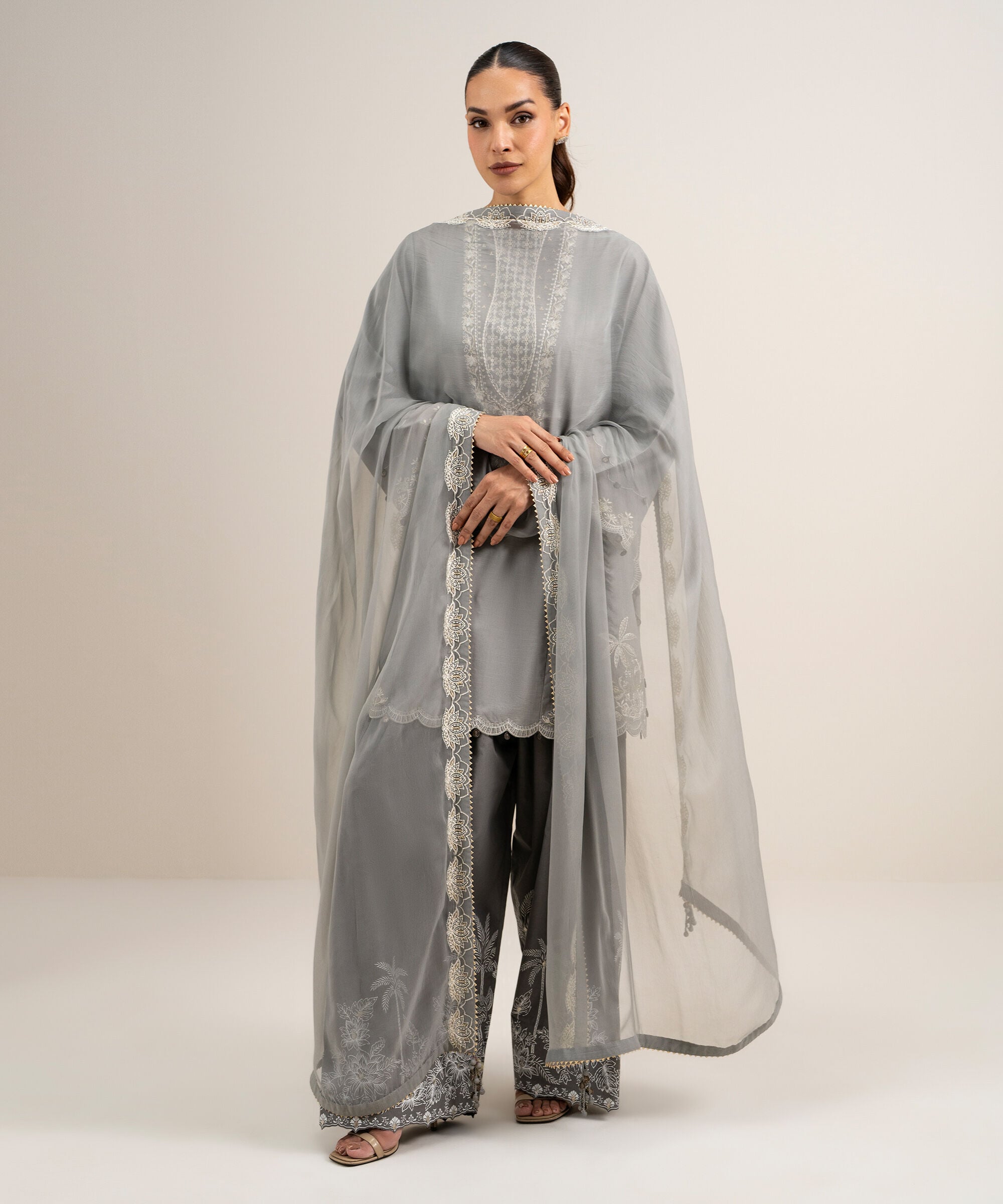 3 Piece - Embroidered Lawn Suit 3PESGS26V755