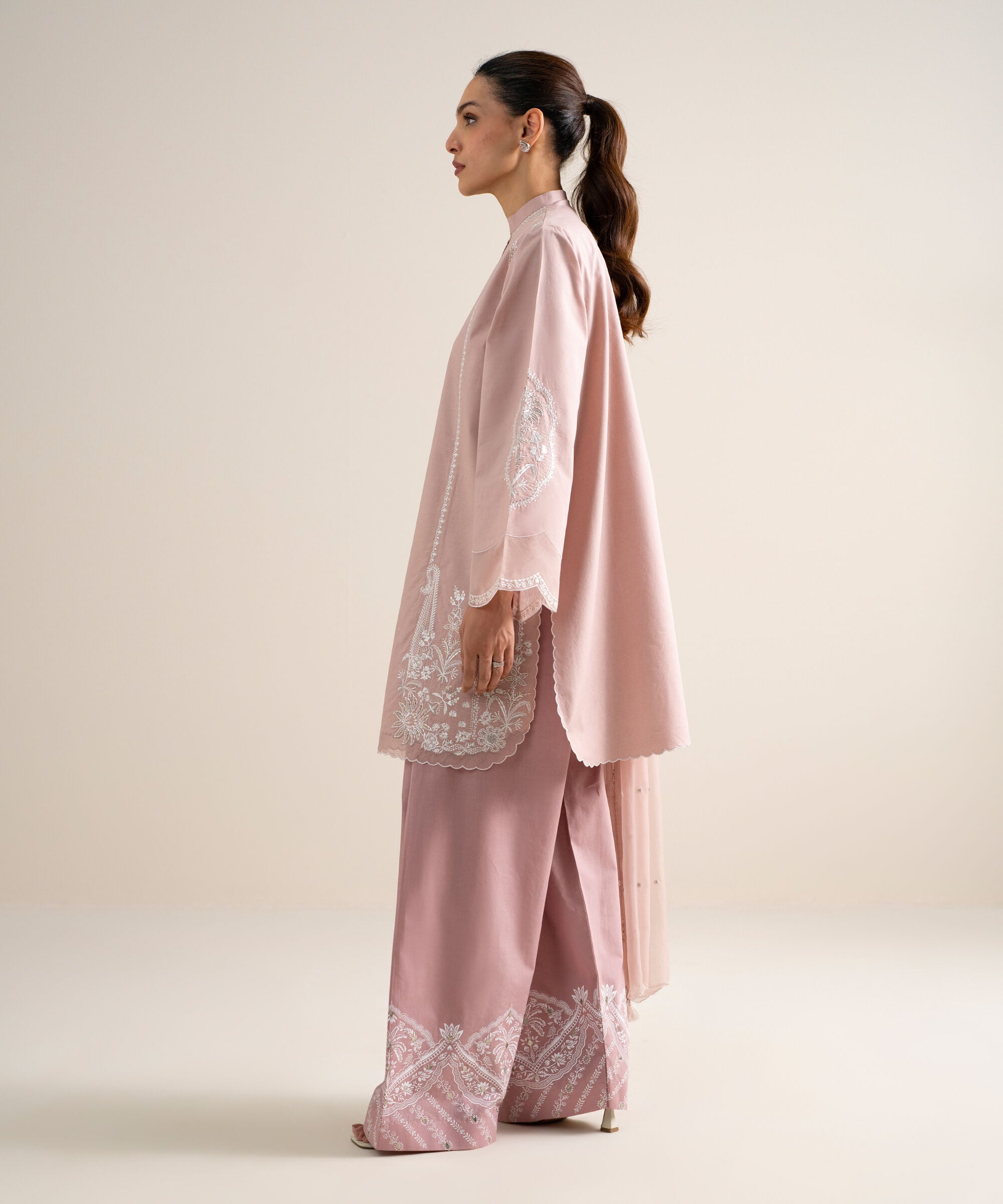 3 Piece - Embroidered Lawn Suit 3PESGS26V756