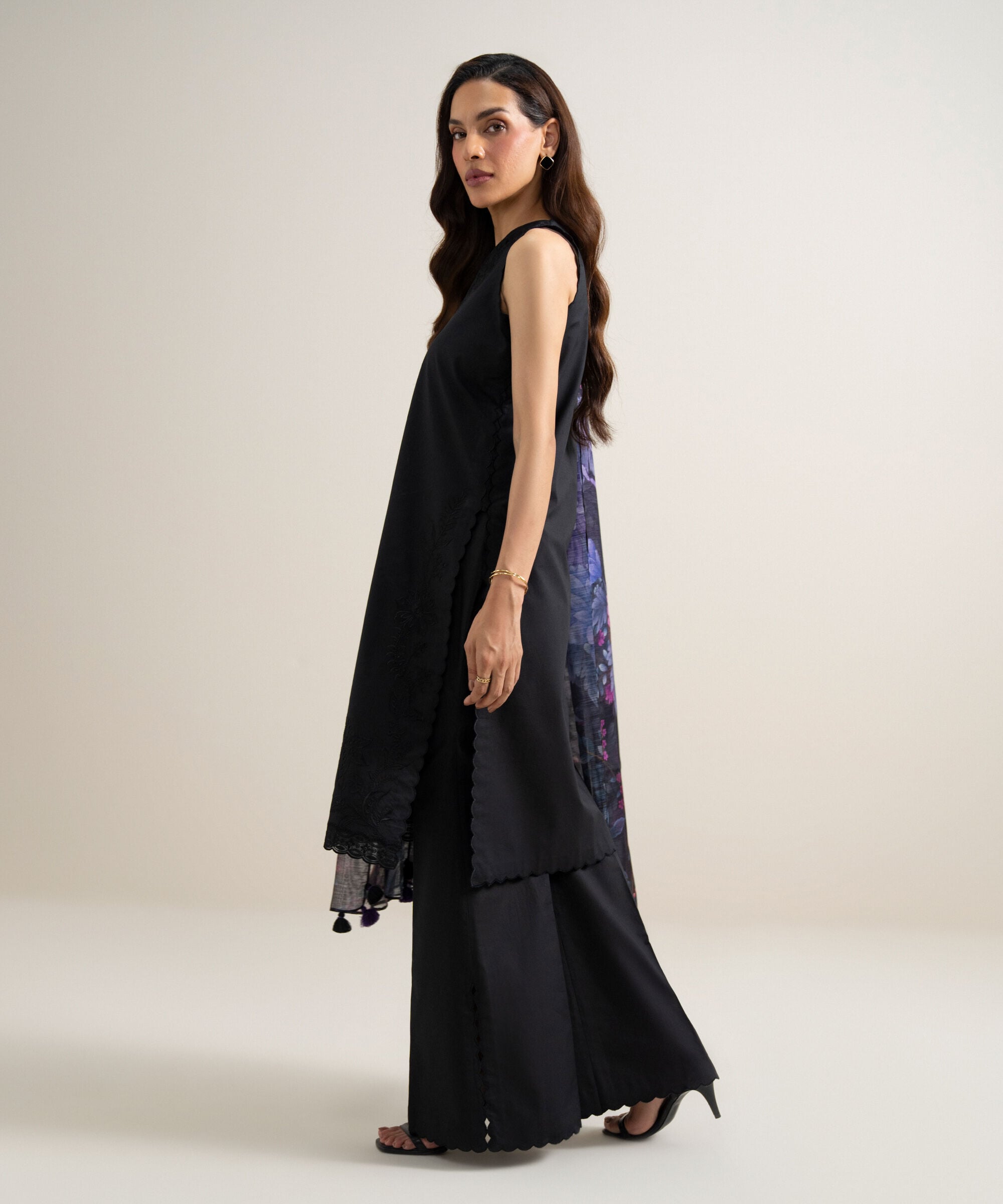 3 Piece - Embroidered Lawn Suit 3PESGS26V761