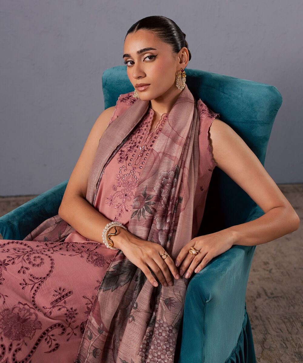 3 Piece - Embroidered Lawn Suit 3PESGS26V763