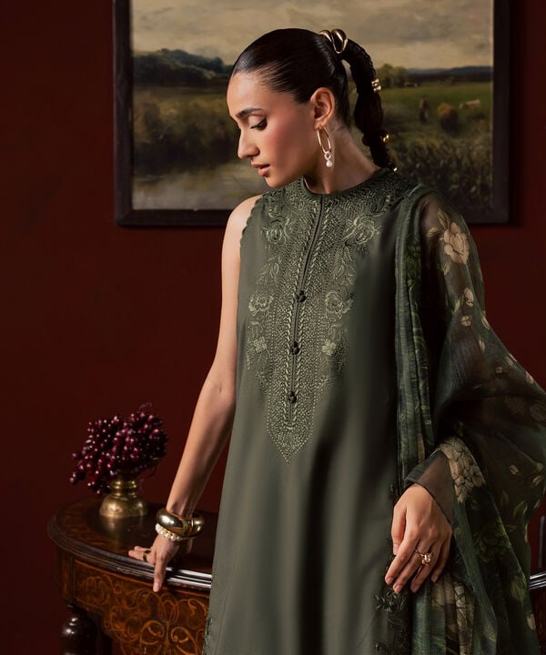 3 Piece - Embroidered Lawn Suit