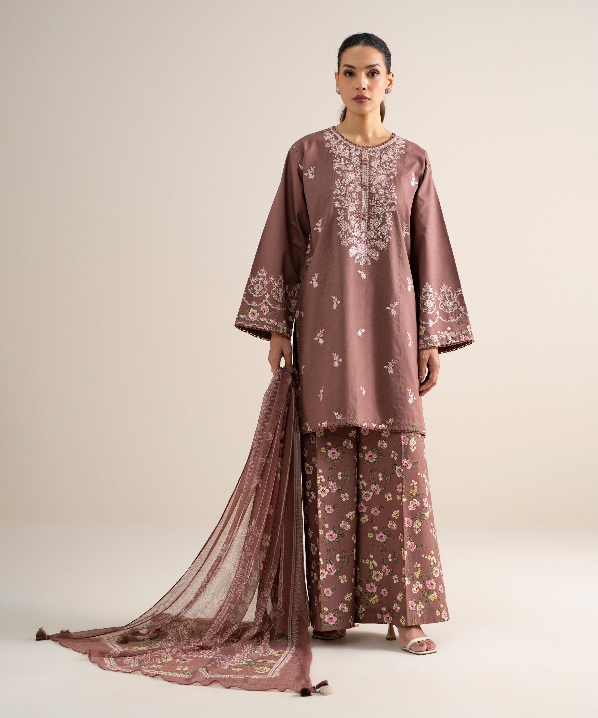 3 Piece - Embroidered Lawn Suit 3PESGS26V766