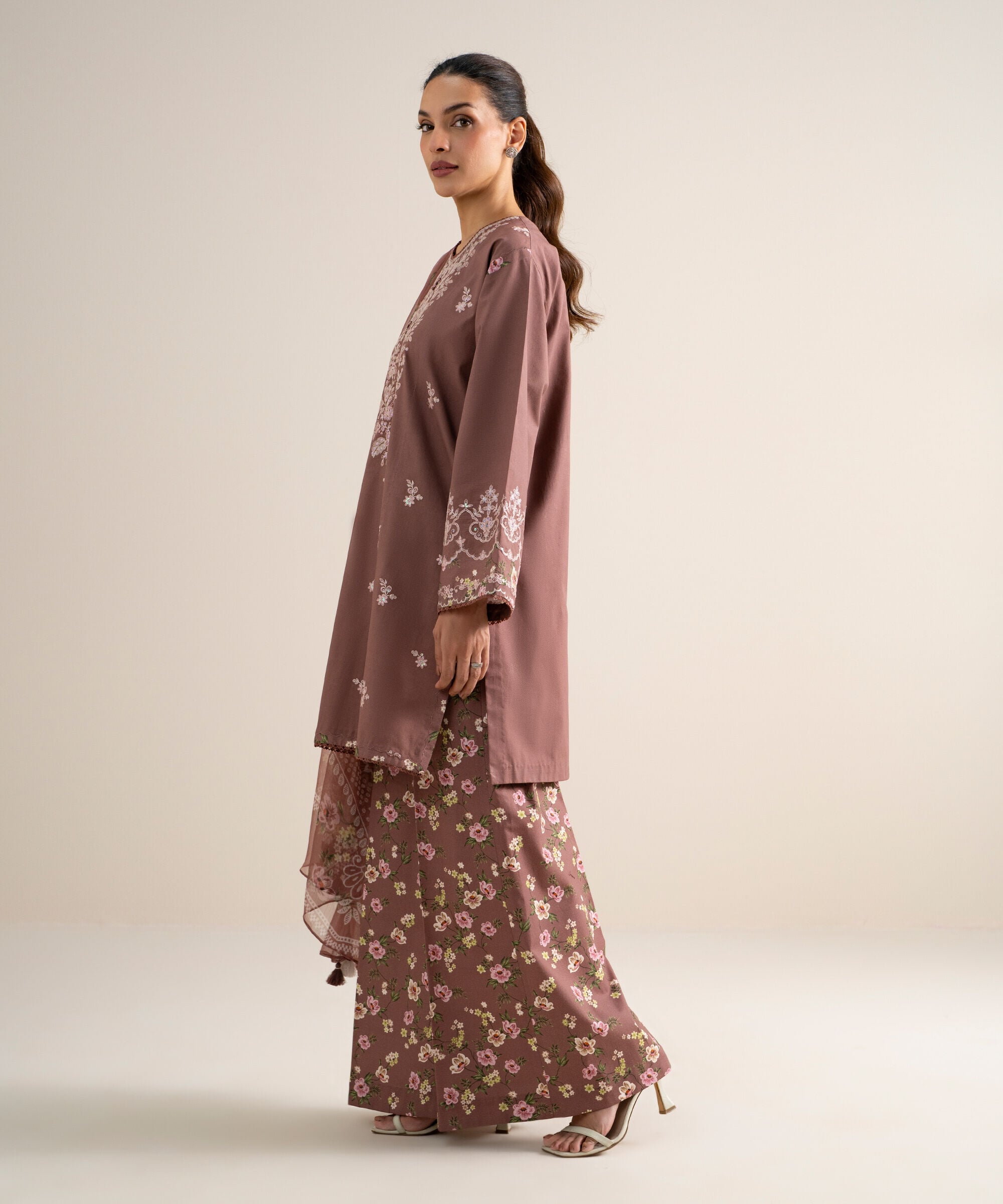 3 Piece - Embroidered Lawn Suit 3PESGS26V766