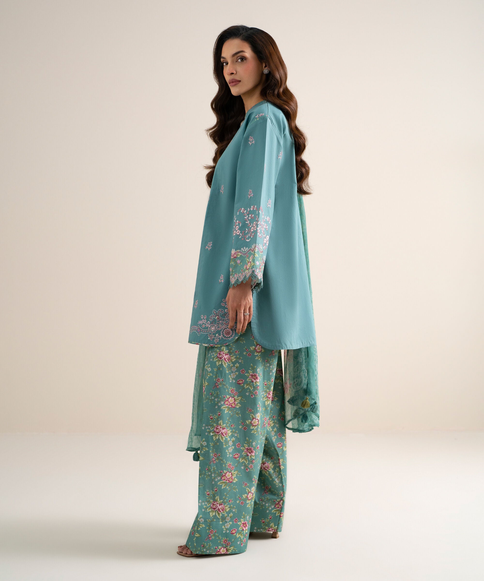 3 Piece - Embroidered Lawn Suit 3PESGS26V768