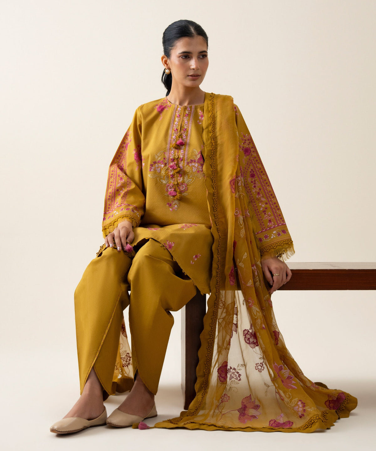 3 Piece - Embroidered Lawn Suit 3PESGS26V86B
