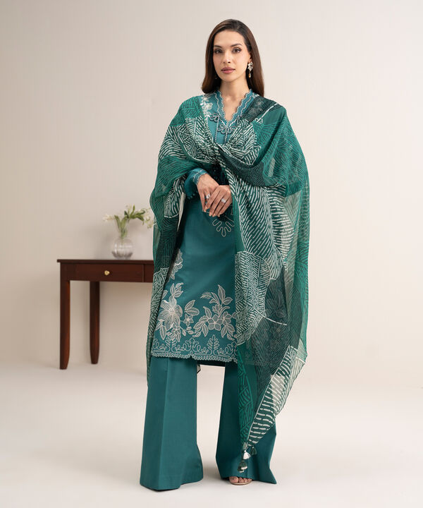 3 Piece - Embroidered Lawn Suit