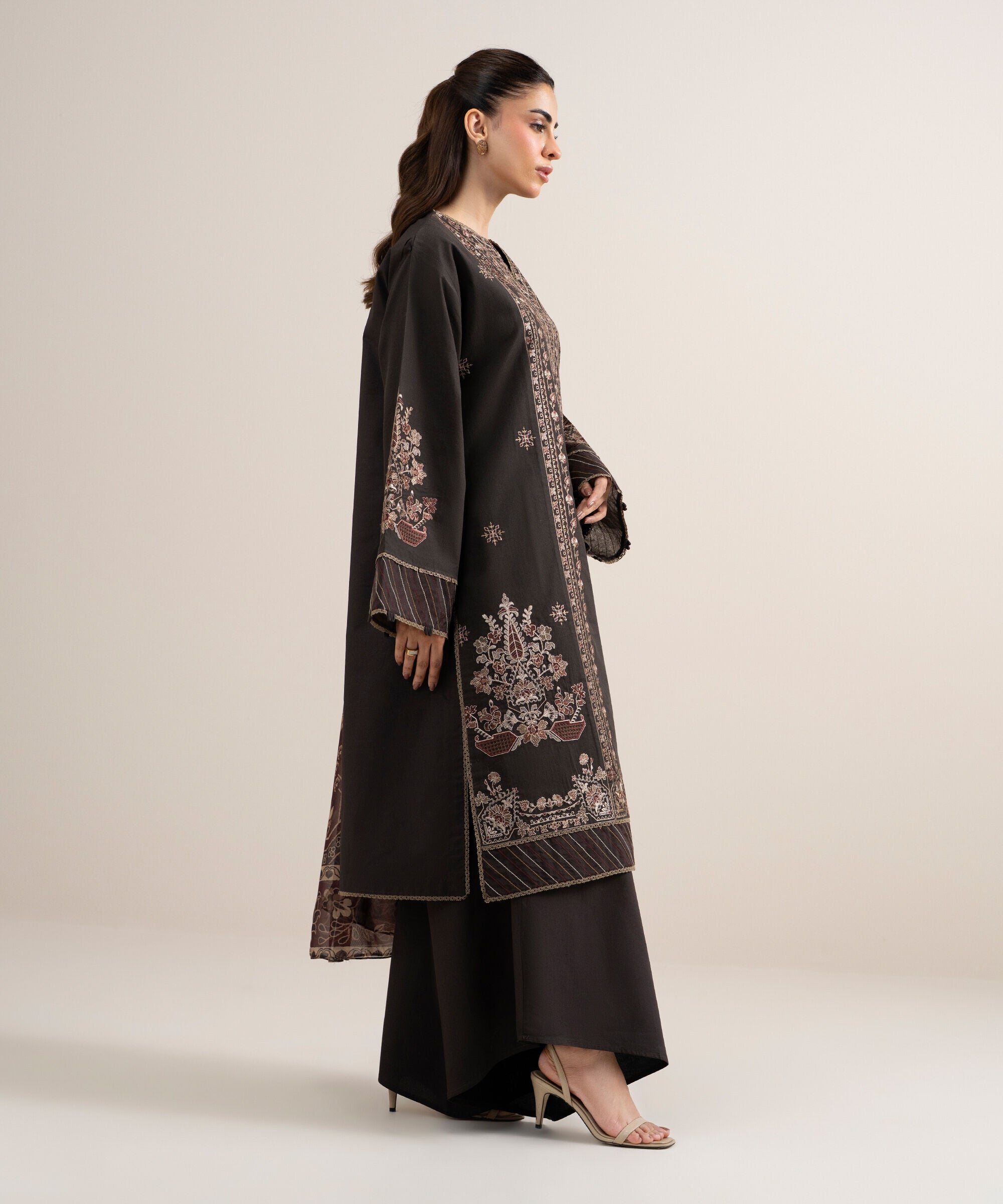 Unstitched 3 PC 3PESTS26V611