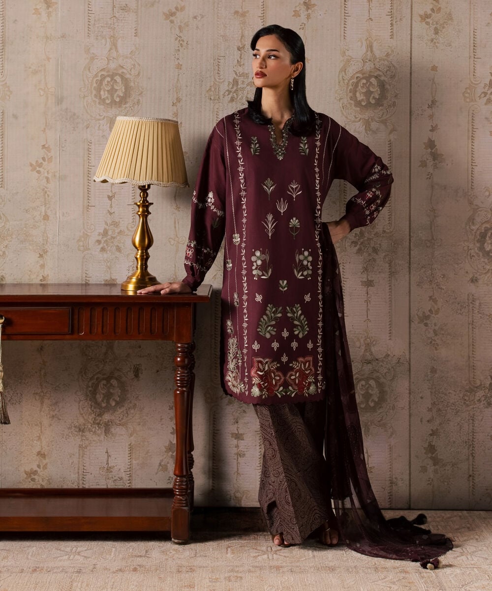 3 Piece - Embroidered Lawn Suit 3PESTS26V710