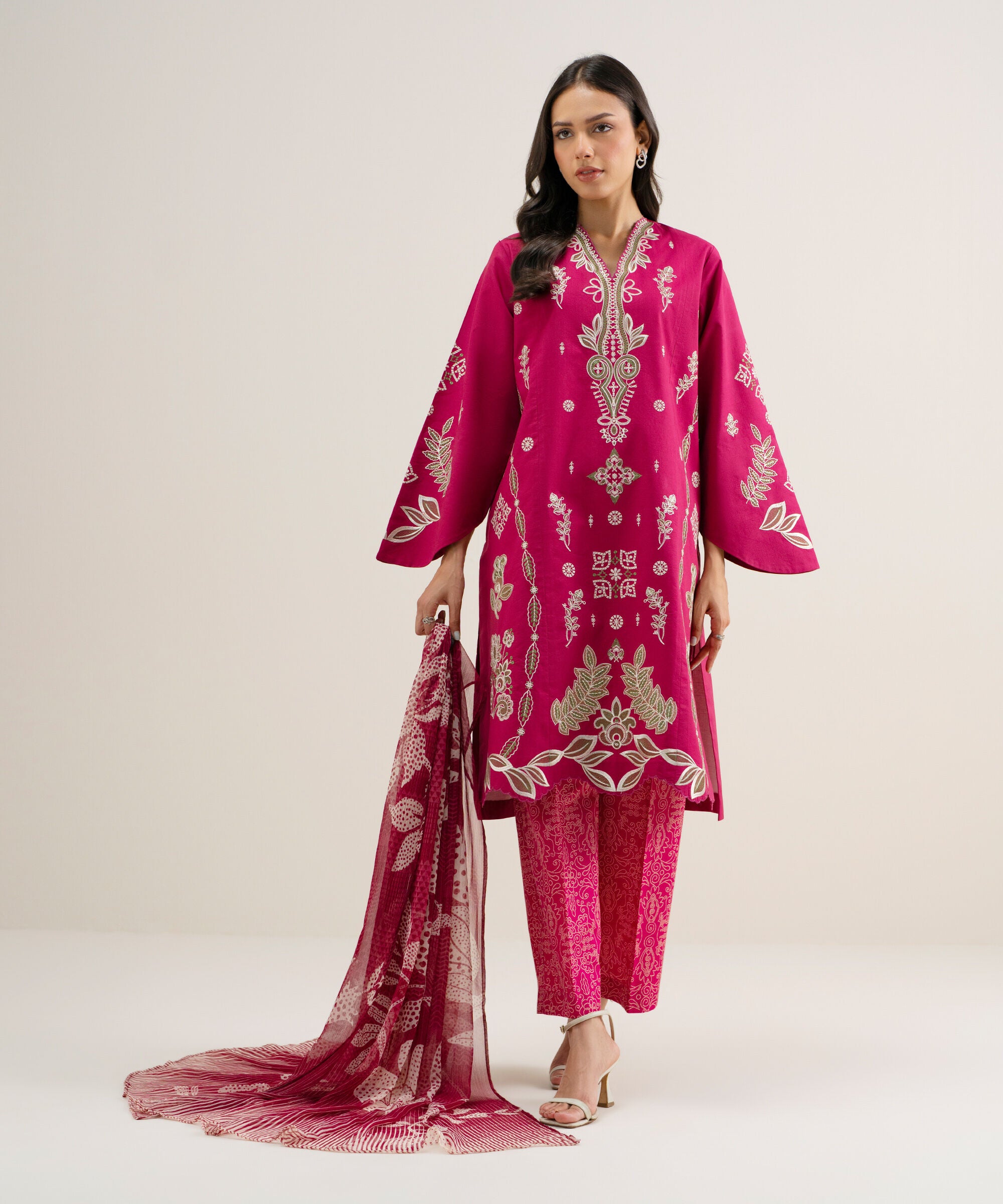 3 Piece - Embroidered Lawn Suit 3PESTS26V711