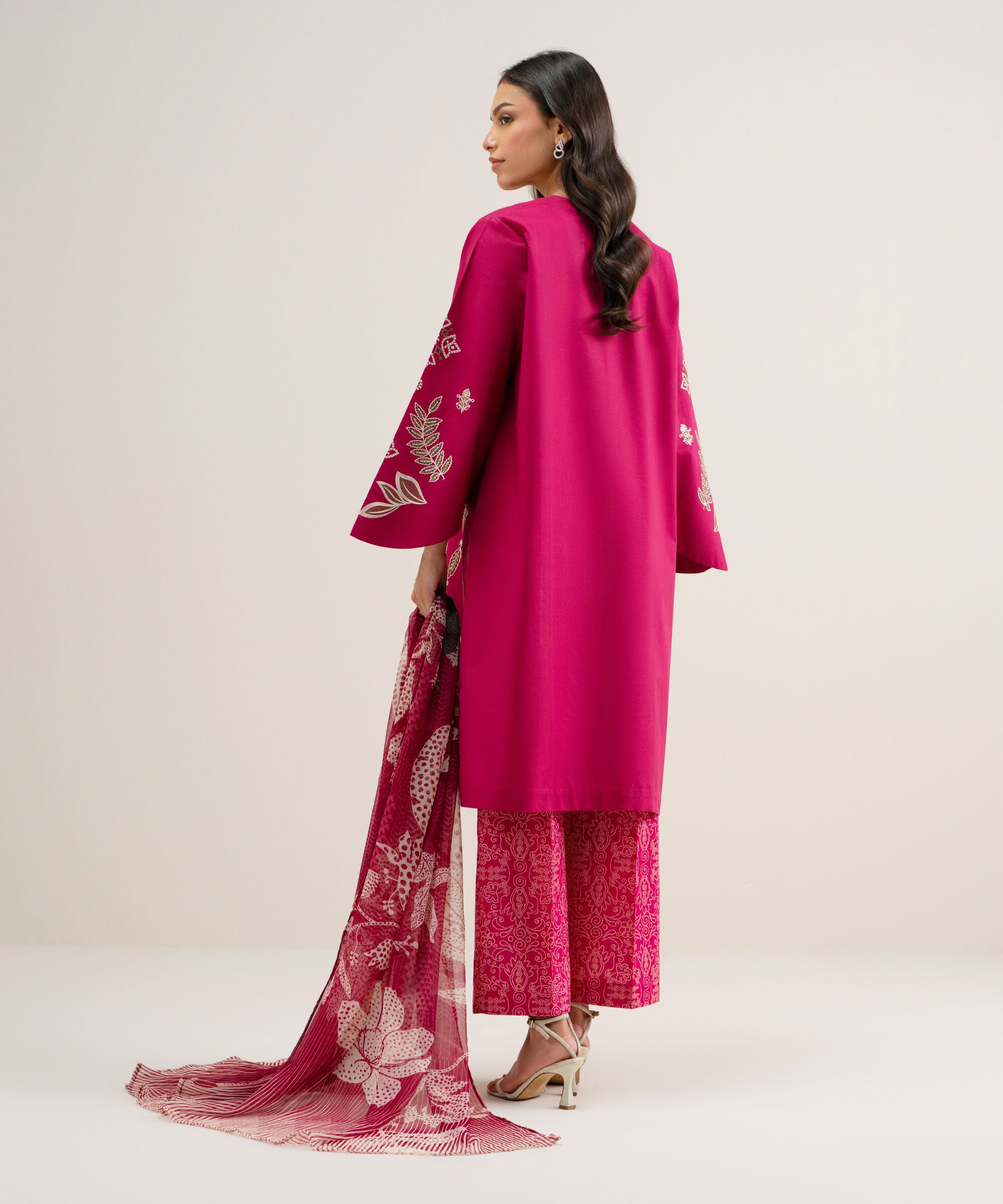 3 Piece - Embroidered Lawn Suit 3PESTS26V711