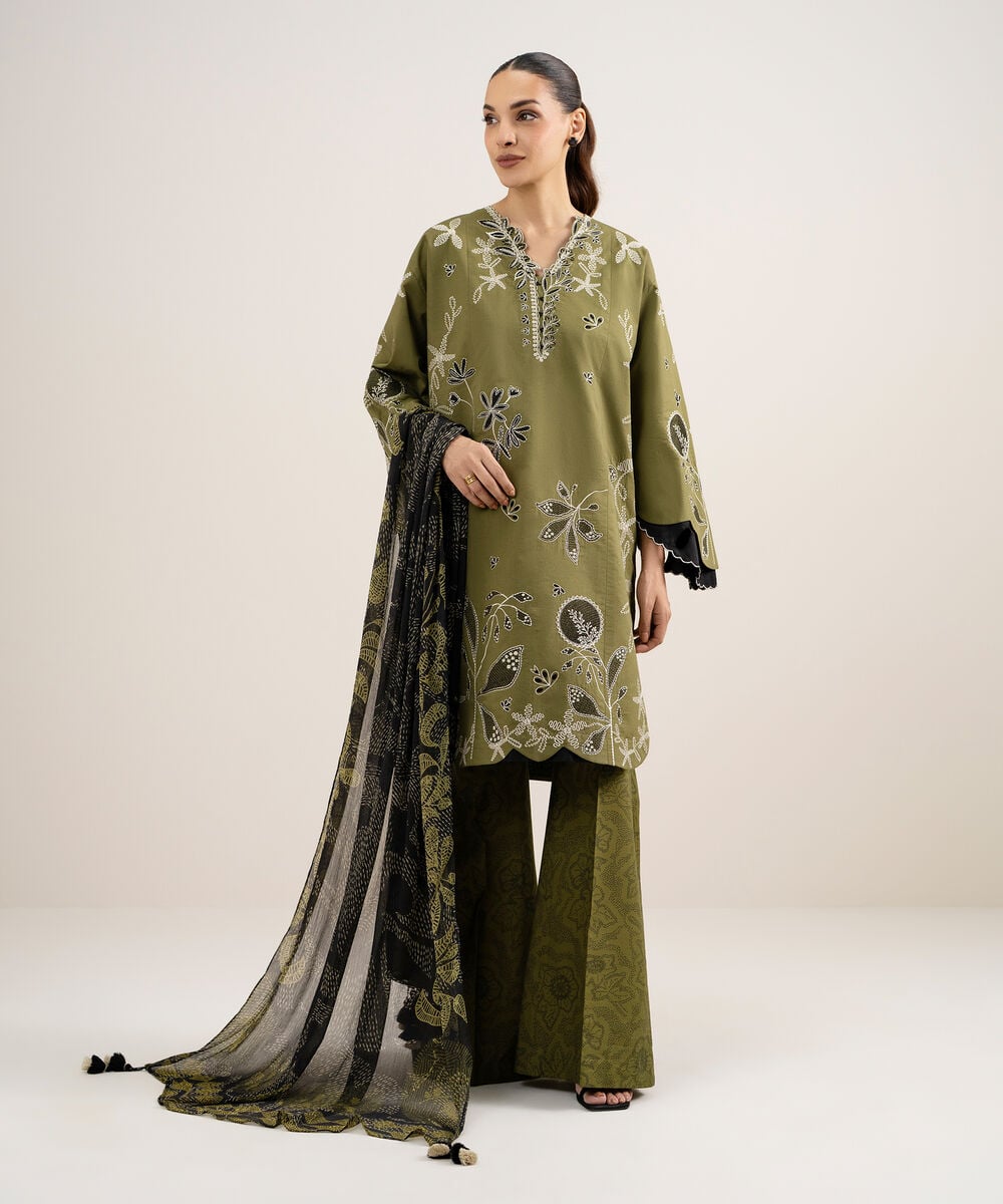 3 Piece - Embroidered Lawn Suit 3PESTS26V712