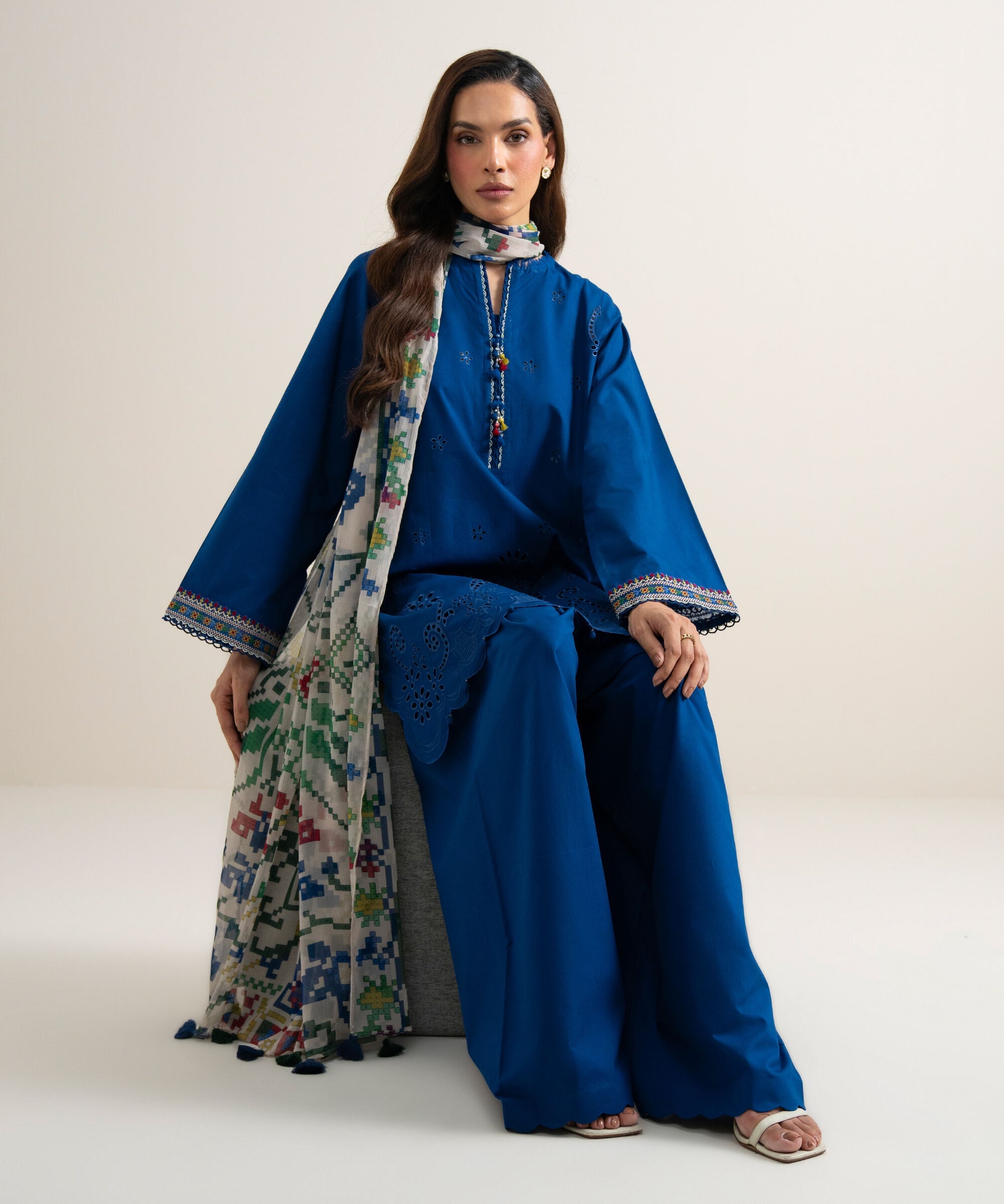 3 Piece - Embroidered Lawn Suit 3PESTS26V713