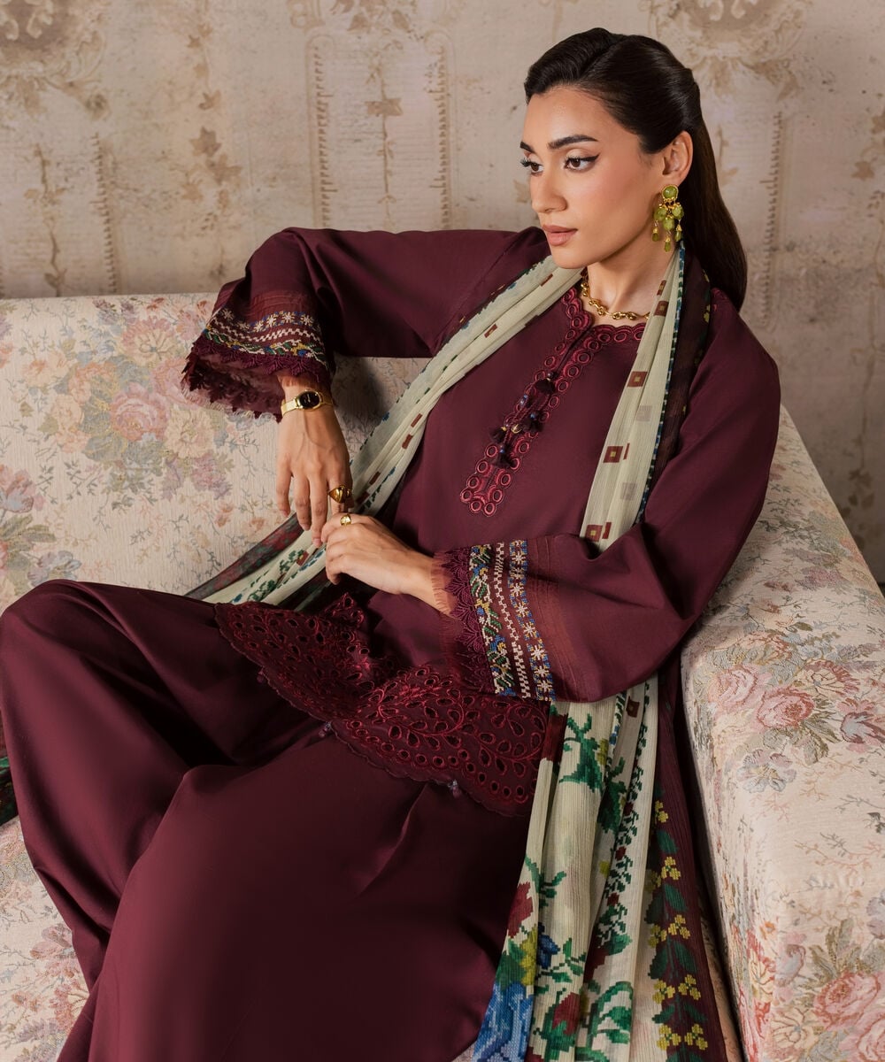 3 Piece - Embroidered Lawn Suit 3PESTS26V714