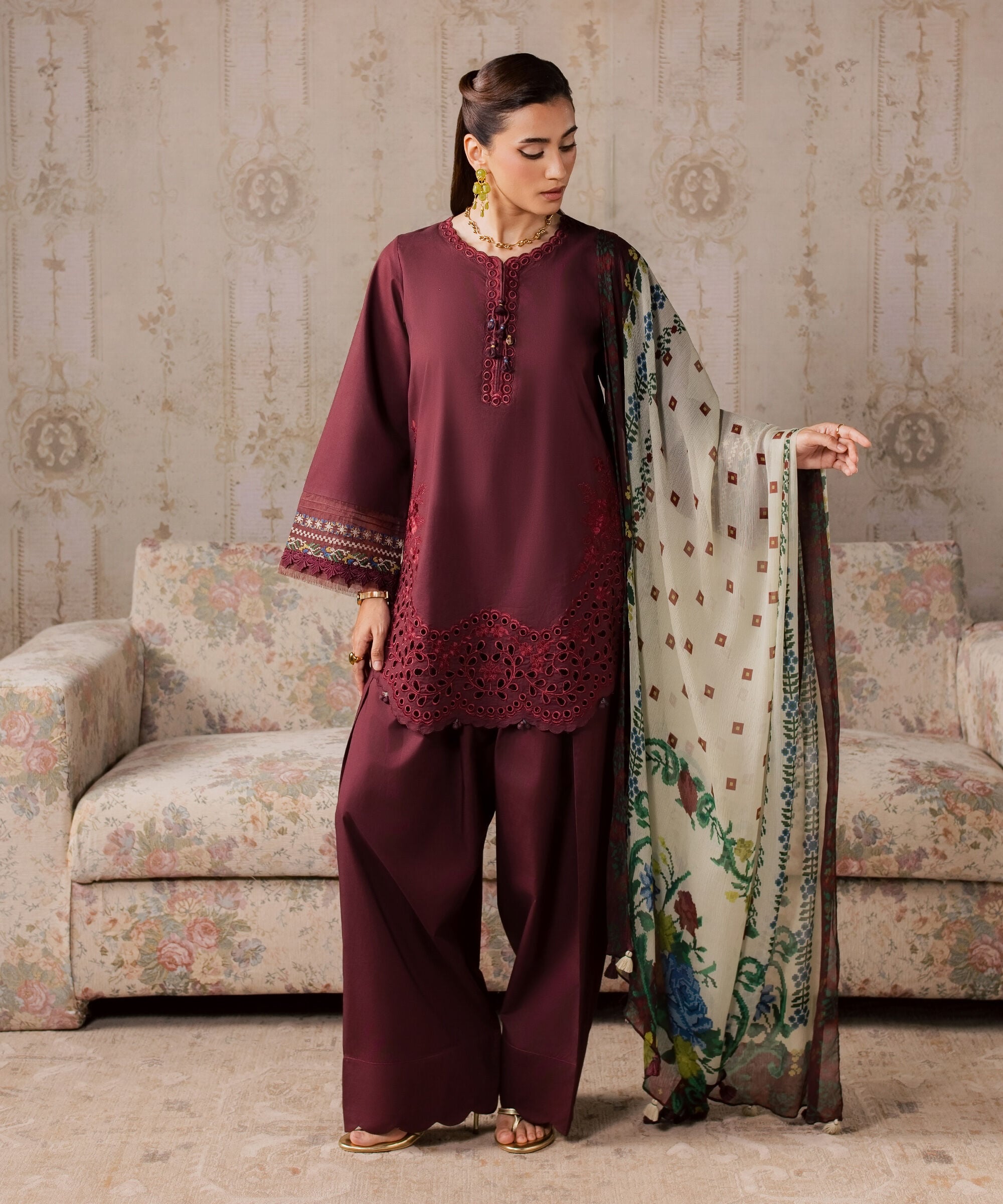 3 Piece - Embroidered Lawn Suit 3PESTS26V714