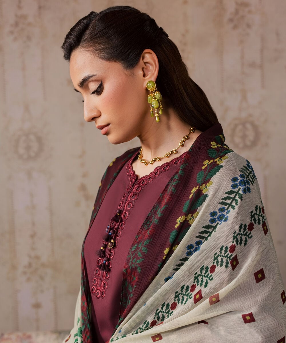 3 Piece - Embroidered Lawn Suit 3PESTS26V714