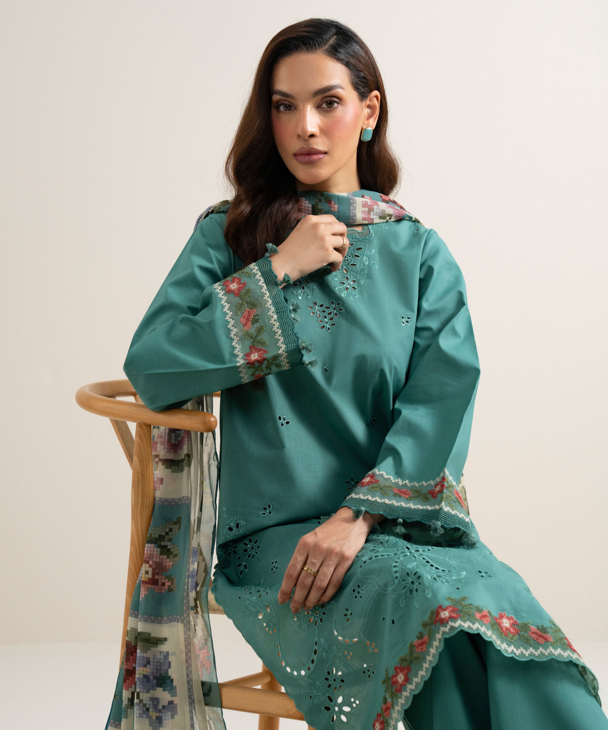 3 Piece - Embroidered Lawn Suit 3PESTS26V716