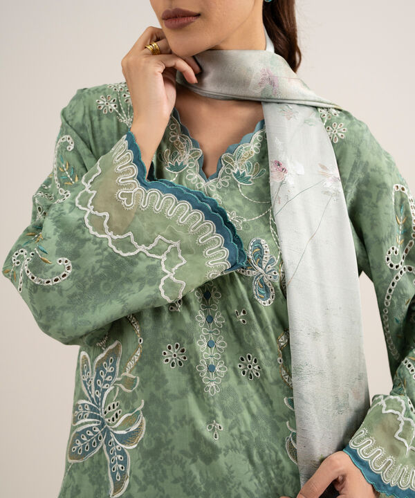 3 Piece - Embroidered Jacquard Suit