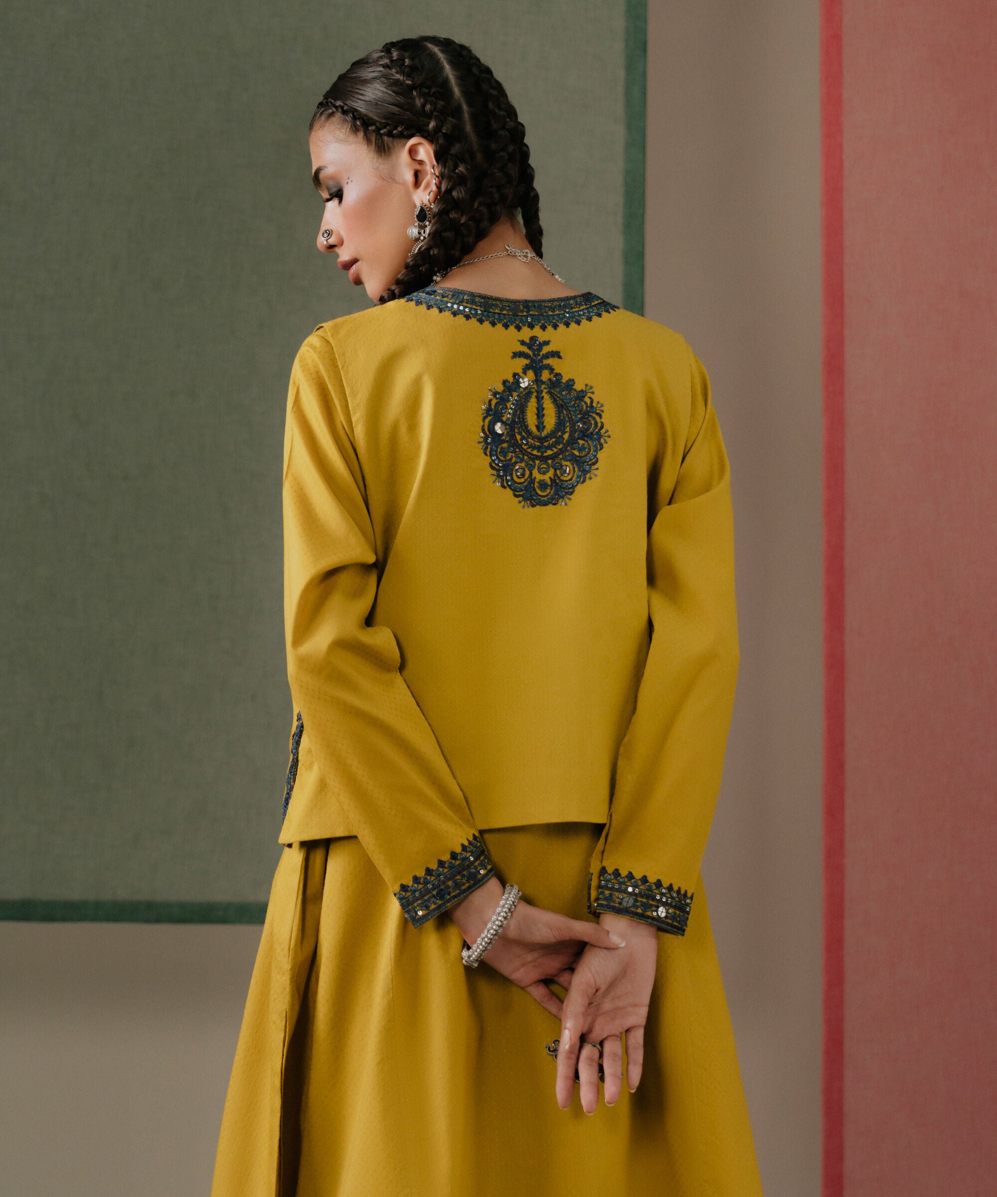 Embroidered Front-open Jacket